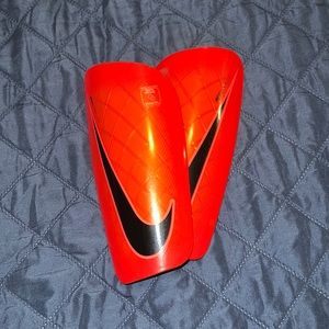 Nike Shin Guards | Men’s 5’3” - 5’7”